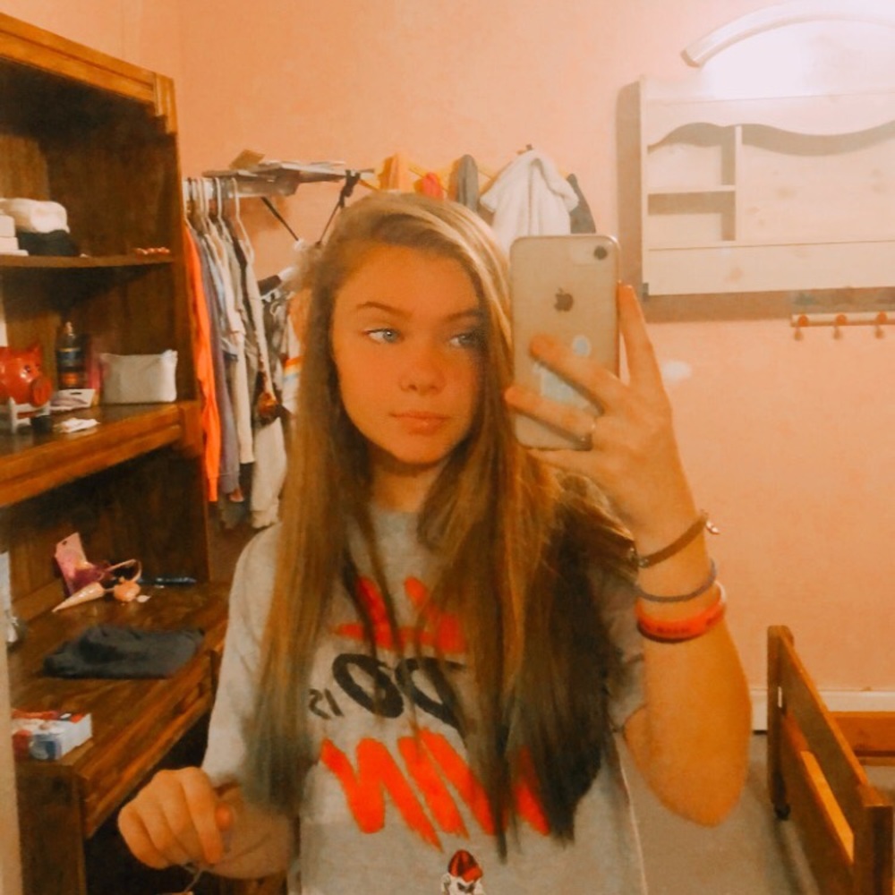 Meet your Posher, Cayleigh